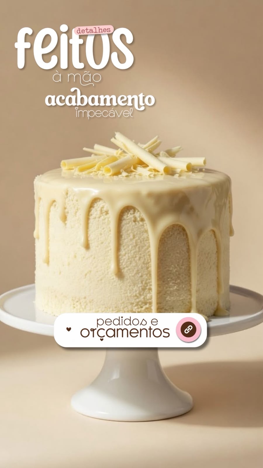 Bolo de chocolate branco com figurinhas do Doce Stories